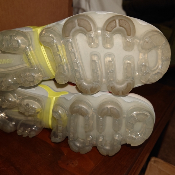 Nike Air vapormax plus size 5 woman's running shoes. Reverse sunset color way - Picture 7 of 13